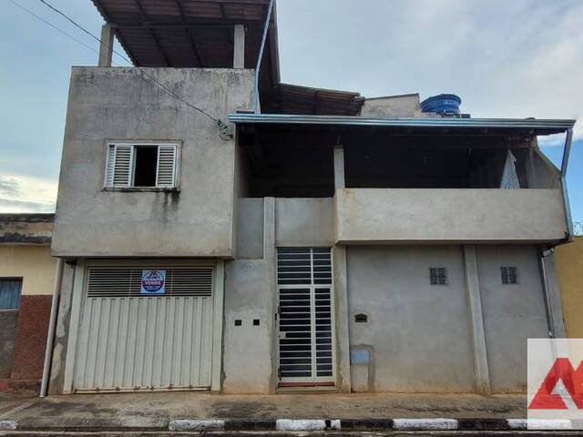 #816 - Casa para Venda em Passos - MG