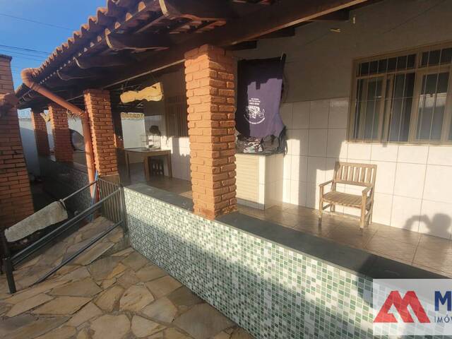 #900 - Casa para Venda em Passos - MG