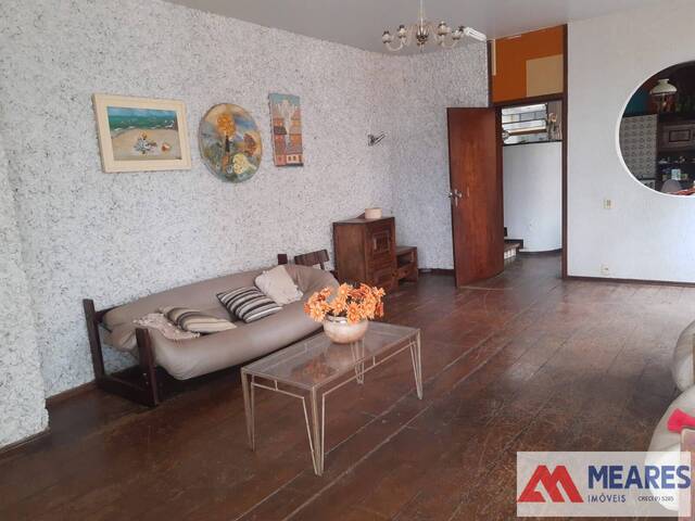 #911 - Casa para Venda em Passos - MG