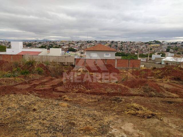 Terreno para Venda em Passos - 2