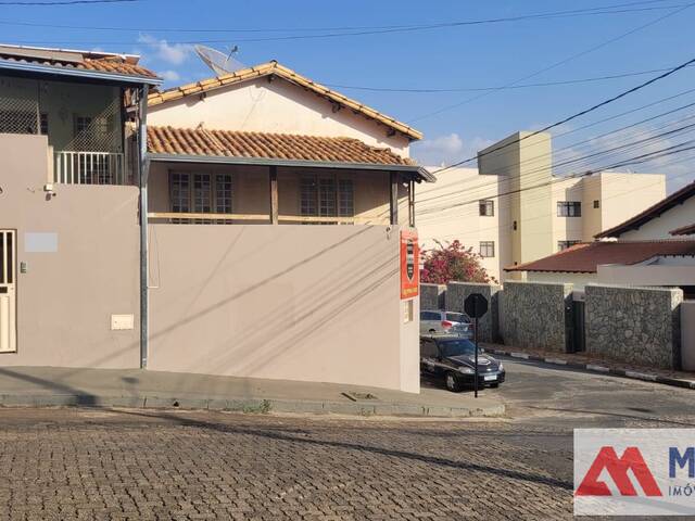 #963 - Casa para Venda em Passos - MG