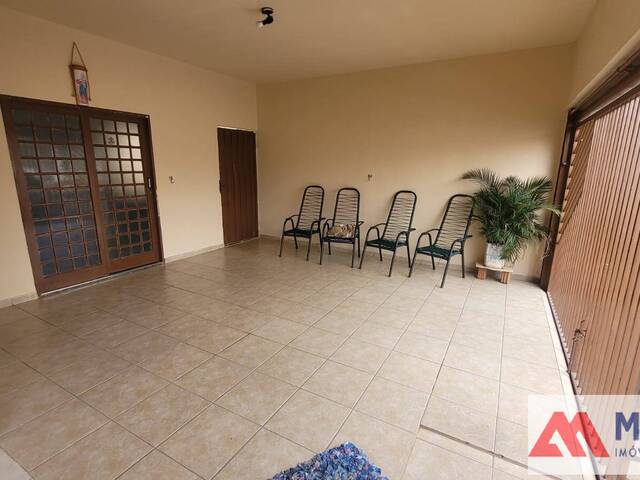 #1000 - Casa para Venda em Passos - MG