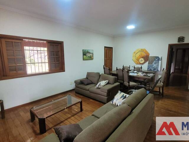 #1011 - Casa para Venda em Passos - MG