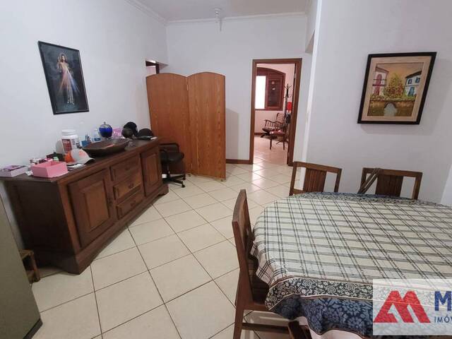 #1057 - Casa para Venda em Passos - MG