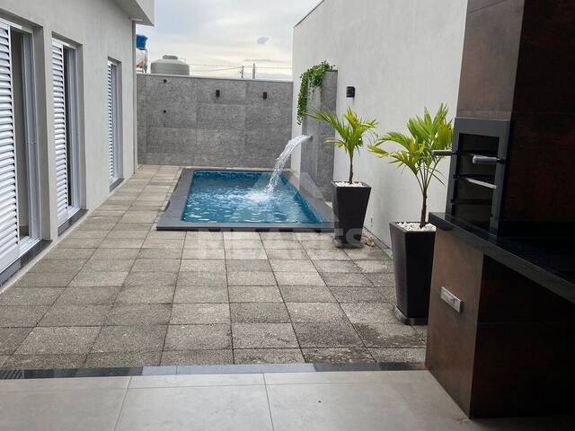 Casa para Venda em Passos - 3