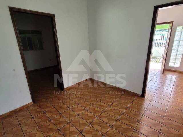 Casa para Venda em Passos - 5