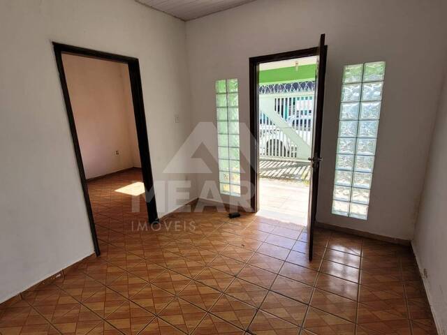 Casa para Venda em Passos - 4