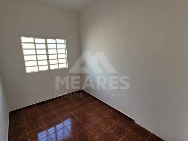 Casa para Venda em Passos - 4