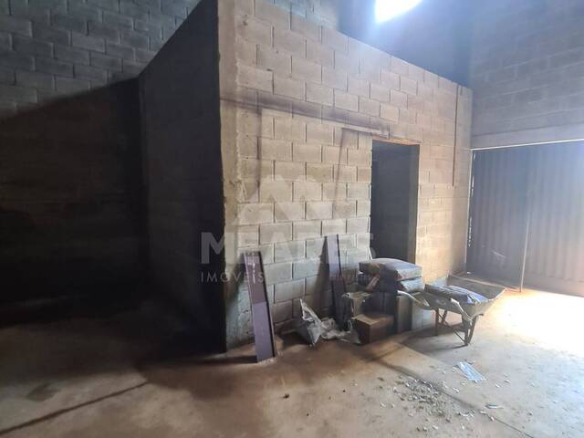 Barracão para Venda em Passos - 5