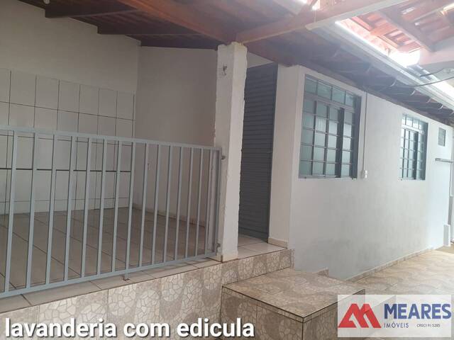 #1359 - Casa para Venda em Passos - MG - 1