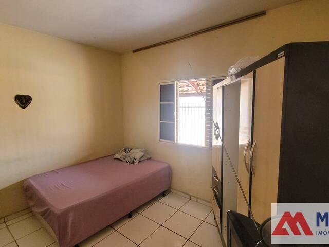 #1400 - Casa para Venda em Passos - MG