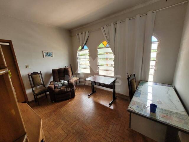 Casa para Venda em Passos - 4