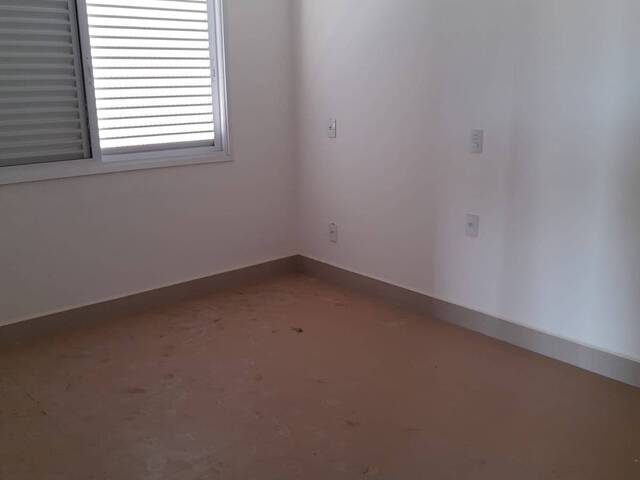 #1412 - Apartamento para Venda em Passos - MG - 1