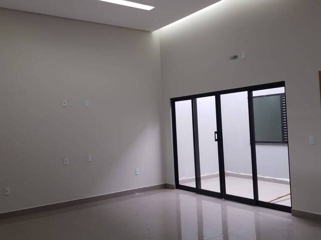 #1053 - Casa para Venda em Passos - MG