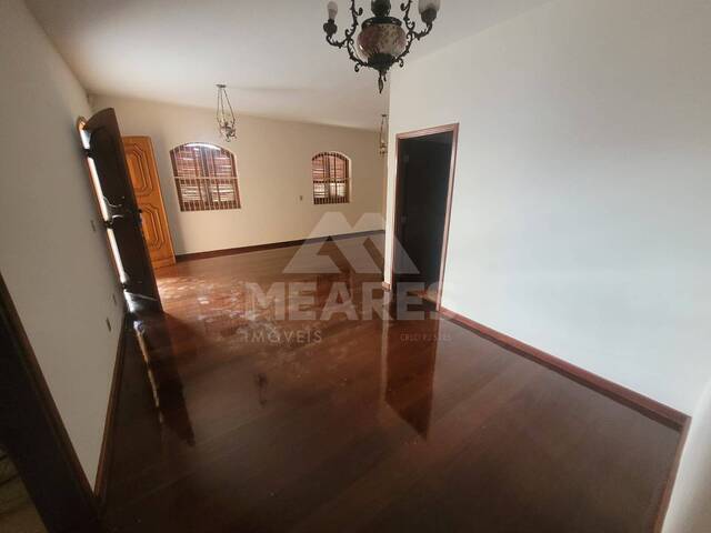 Casa para Locação em Passos - 4