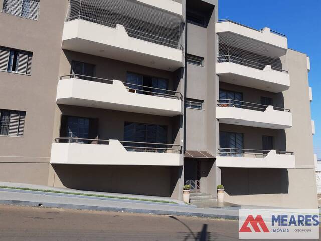 #1591 - Apartamento para Venda em Passos - MG - 1