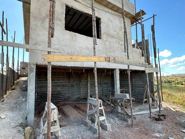 #1621 - Casa para Venda em Passos - MG - 2