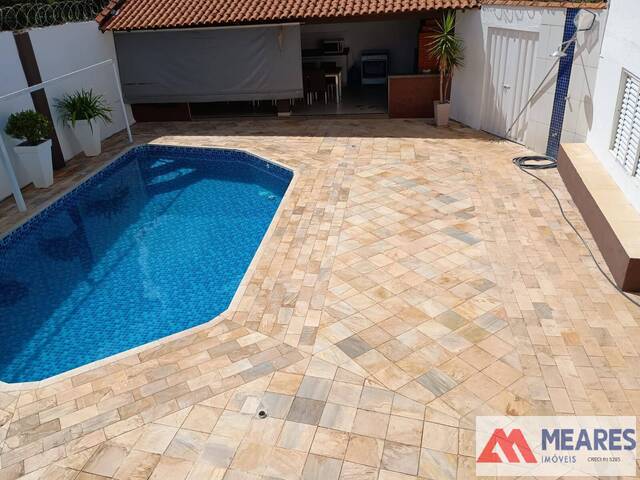#1590 - Casa para Locação em Passos - MG - 2