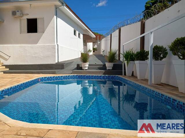 #1590 - Casa para Locação em Passos - MG - 1