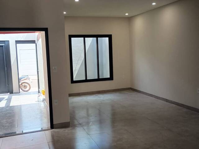 #1732 - Casa para Venda em Passos - MG - 3