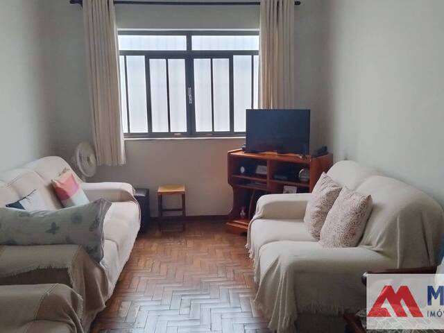 #1746 - Casa para Venda em Passos - MG - 1