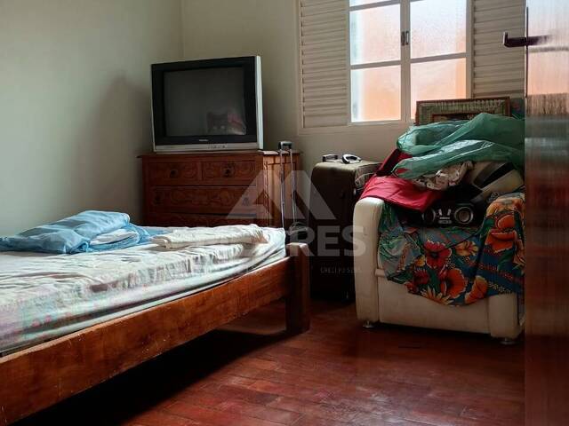 Casa para Venda em Passos - 4