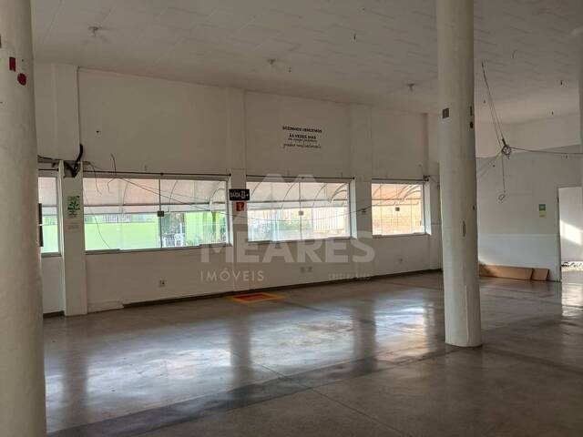 Sala para Locação em Passos - 4