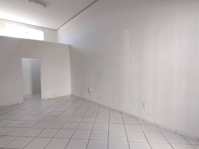 #1805 - Loja/Cômodo para Locação em Passos - MG - 3