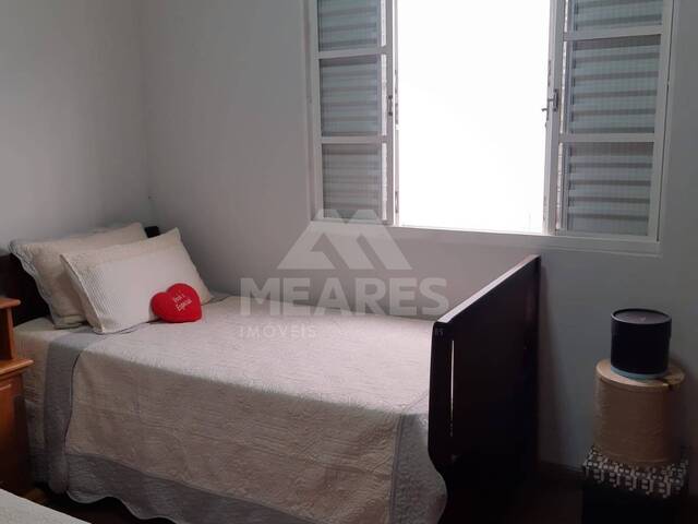 Casa para Venda em Passos - 4