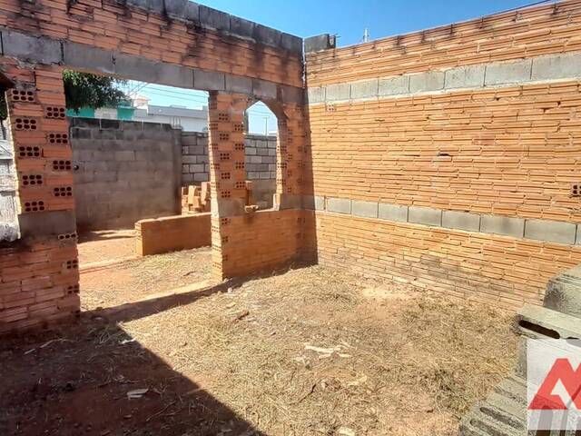 #1818 - Casa para Venda em Passos - MG - 3