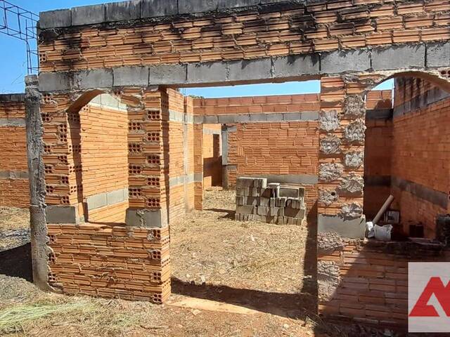 #1818 - Casa para Venda em Passos - MG - 2