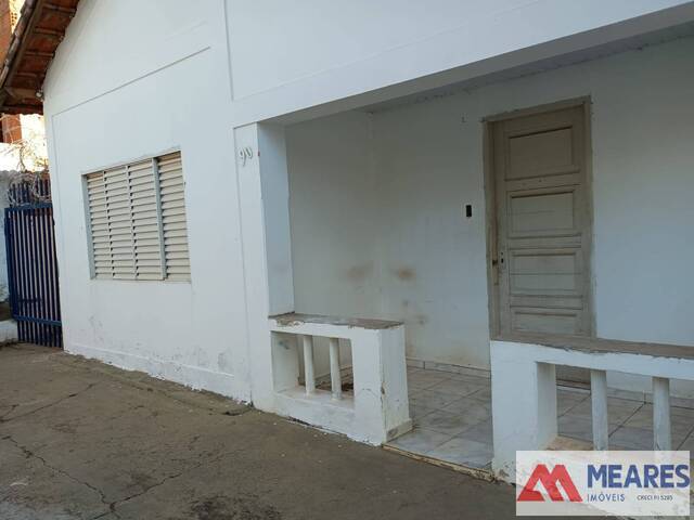#1831 - Casa para Venda em Passos - MG - 2