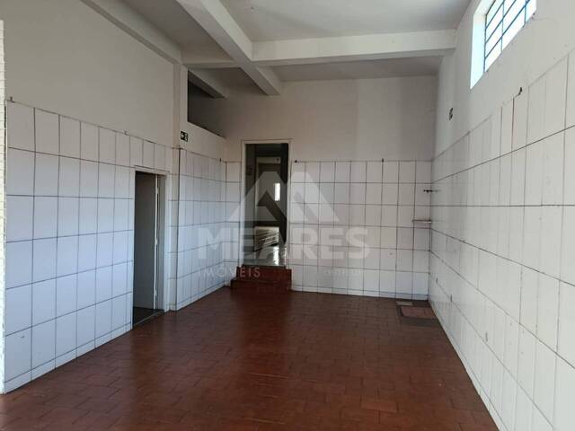 Loja/Cômodo para Locação em Passos - 4