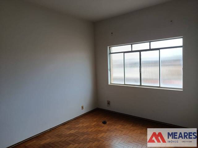 #1870 - Apartamento para Locação em Passos - MG - 2
