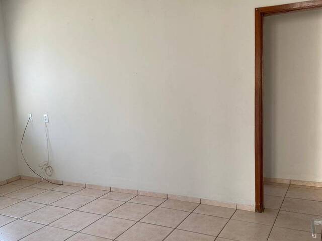 #1892 - Casa para Venda em Passos - MG - 3