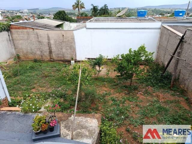 #1900 - Casa para Venda em Passos - MG - 3