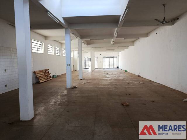 #1912 - Loja/Cômodo para Locação em Passos - MG - 2