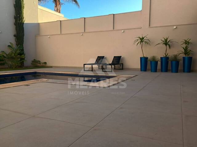 Casa para Venda em Passos - 4