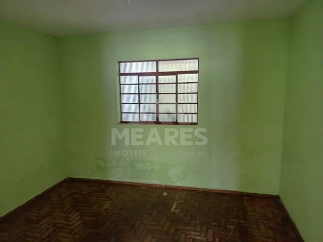 Casa para Locação em Passos - 4