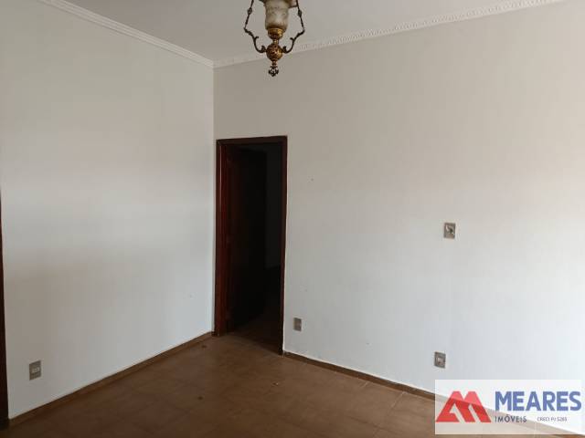 #1944 - Apartamento para Locação em Passos - MG