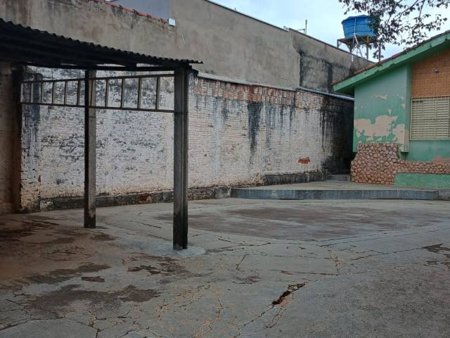 #1948 - Casa para Venda em Passos - MG - 3