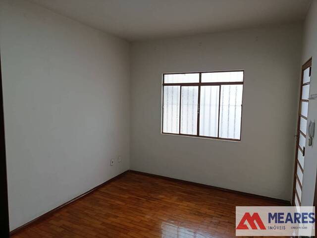 #1952 - Casa para Locação em Passos - MG - 2