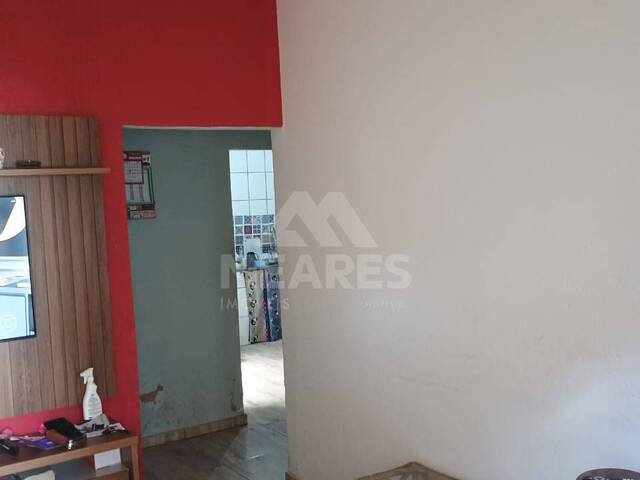 #1956 - Casa para Venda em Passos - MG - 1