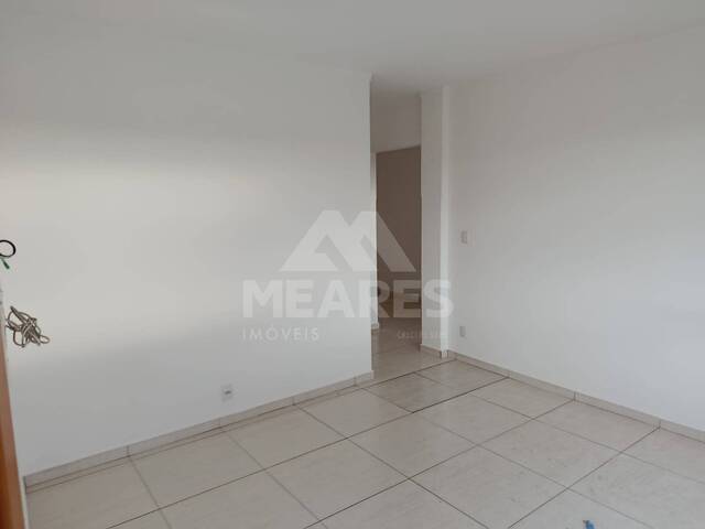 #2011 - Apartamento para Locação em Passos - MG