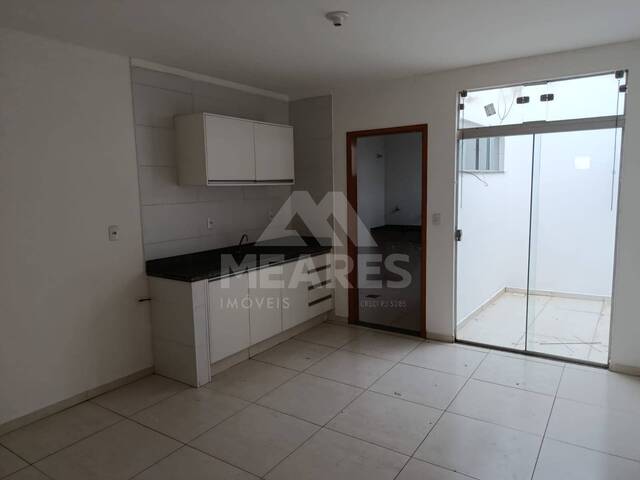 #2011 - Apartamento para Locação em Passos - MG