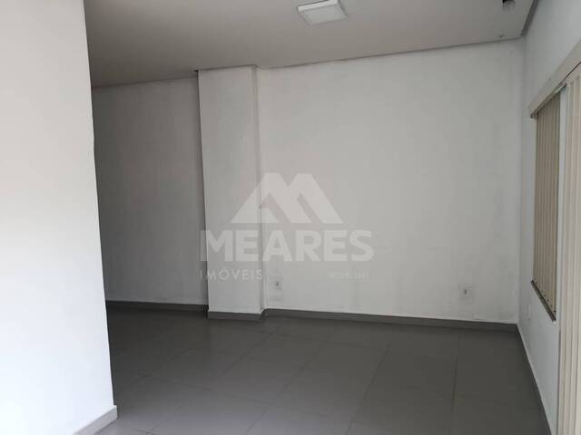Sala para Venda em Passos - 4