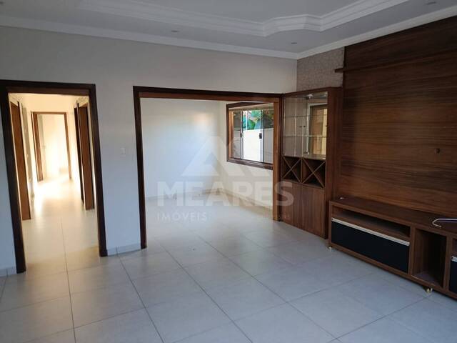 Casa para Locação em Passos - 3