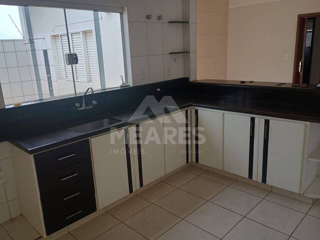 #2043 - Casa para Locação em Passos - MG - 1