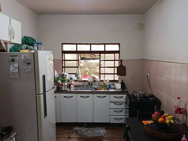 #2051 - Casa para Venda em Passos - MG - 3
