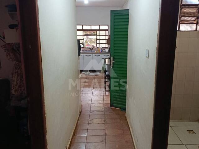 #2051 - Casa para Venda em Passos - MG - 2